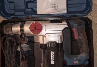 Location Perforateur burineur électrique 230 v à Méry